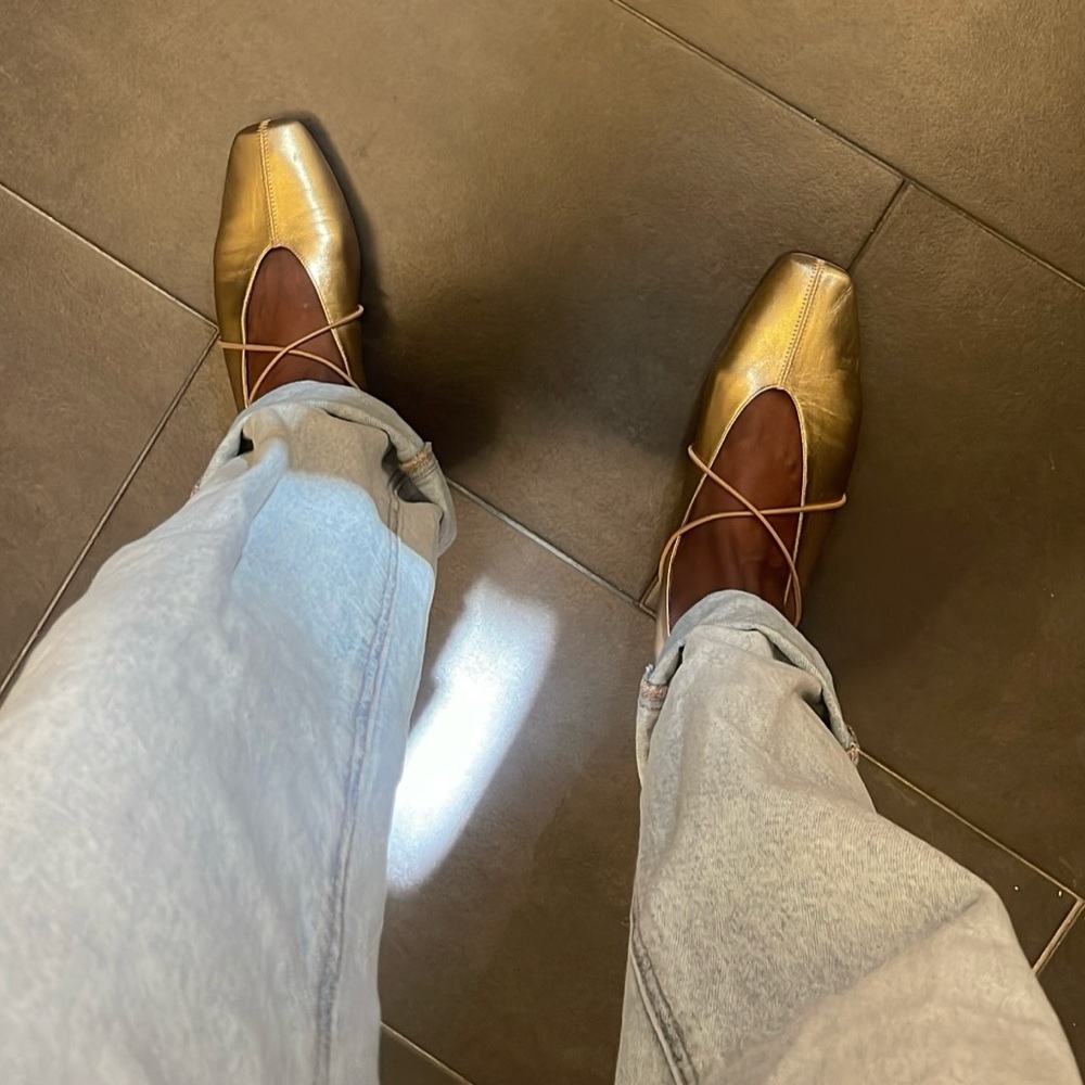 Mgemi gold ballet flats